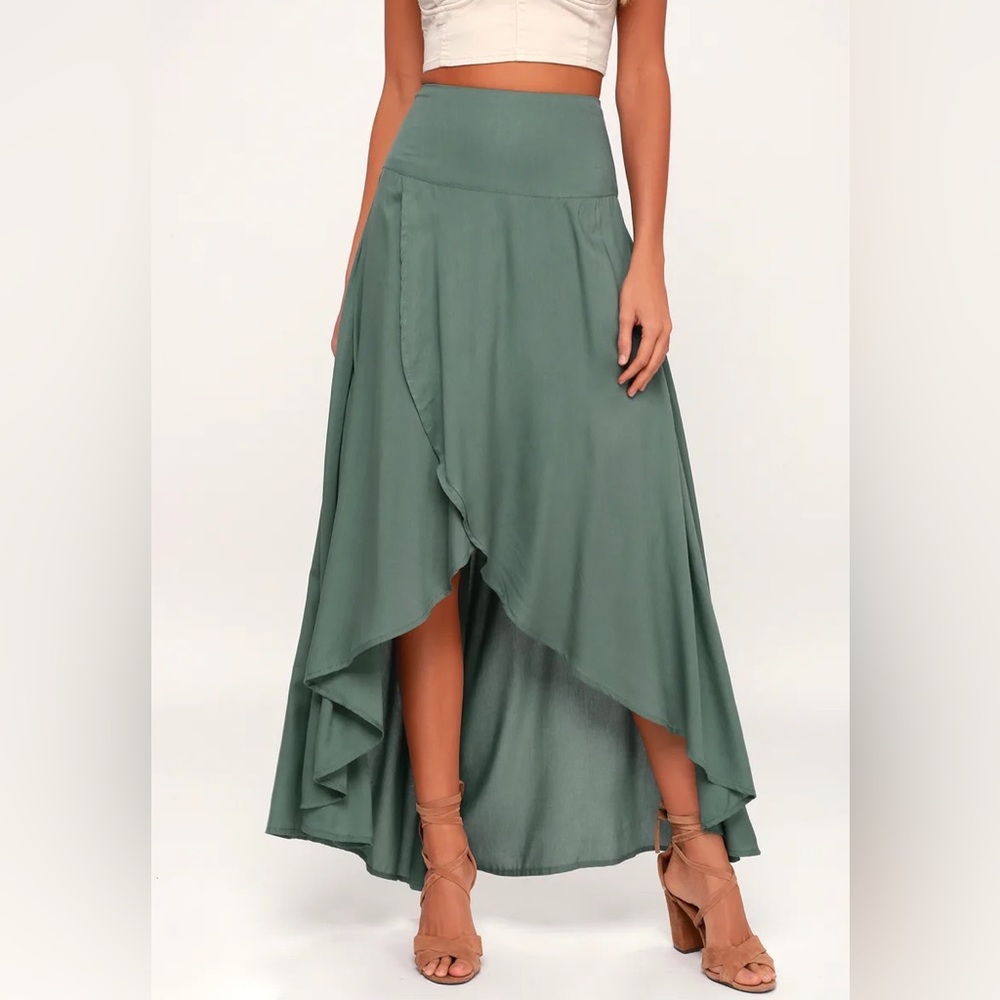 O’Neil olive hi-low skirt sz small Lulu’s